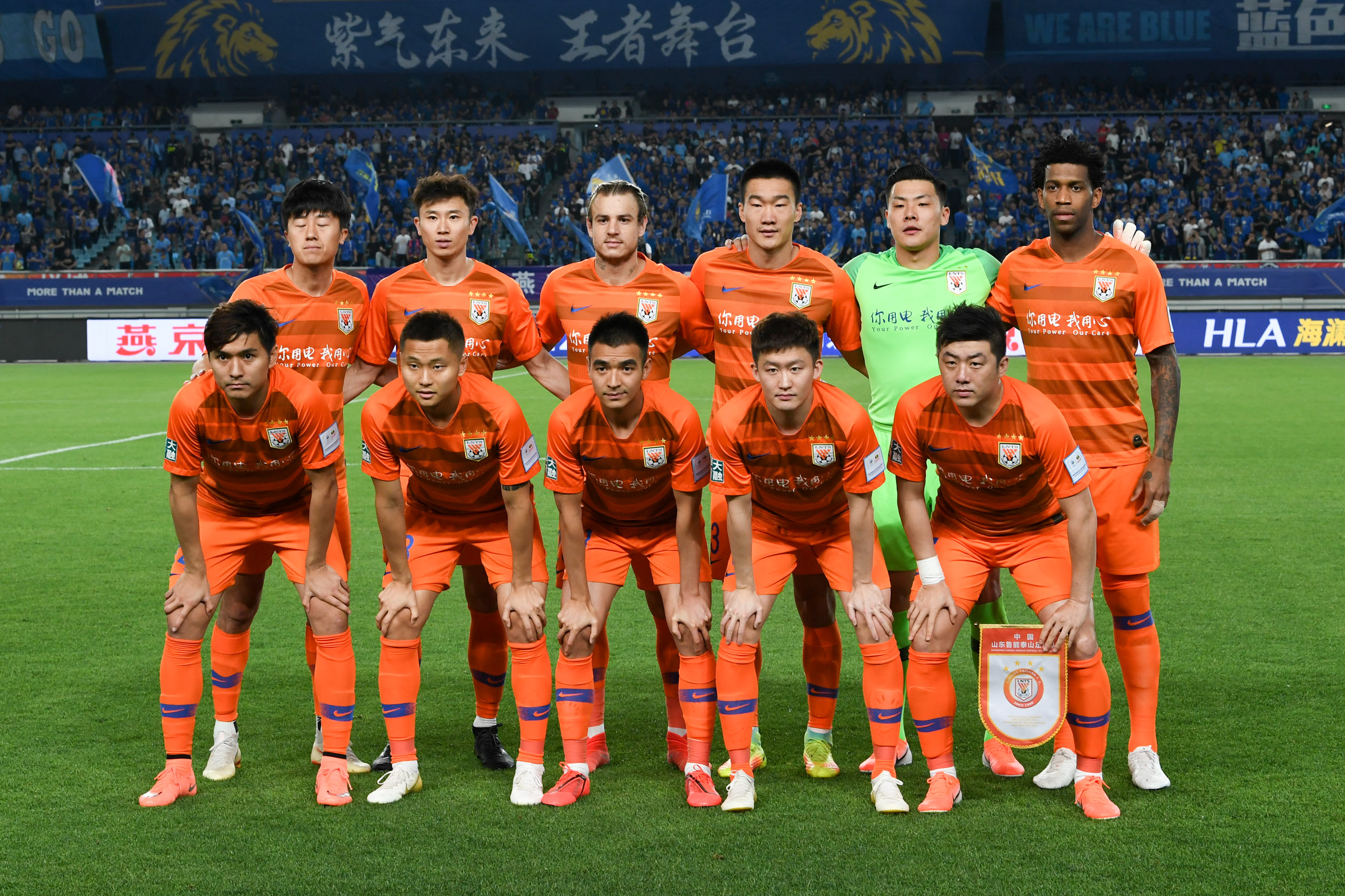 全球限量50台 从F1赛场到公路猛兽 红牛RB17超跑亮相